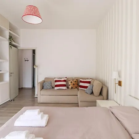 Apartment 3 Stops From The Colosseum - Cozy Apartment Rom
