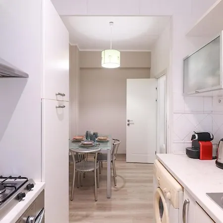 3 Stops From The Colosseum - Cozy Apartment * Rom